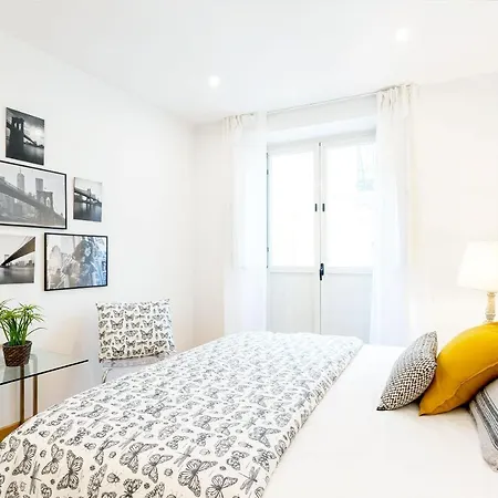 Genteel Marin Garcia Apartment